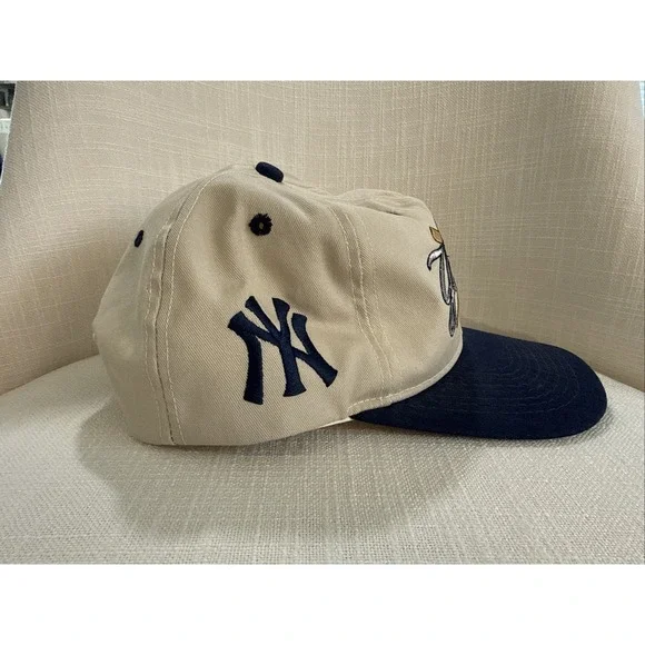 Vintage 90's #1 Apparel New York Yankees Snapback Hat Two Tone Embroidered